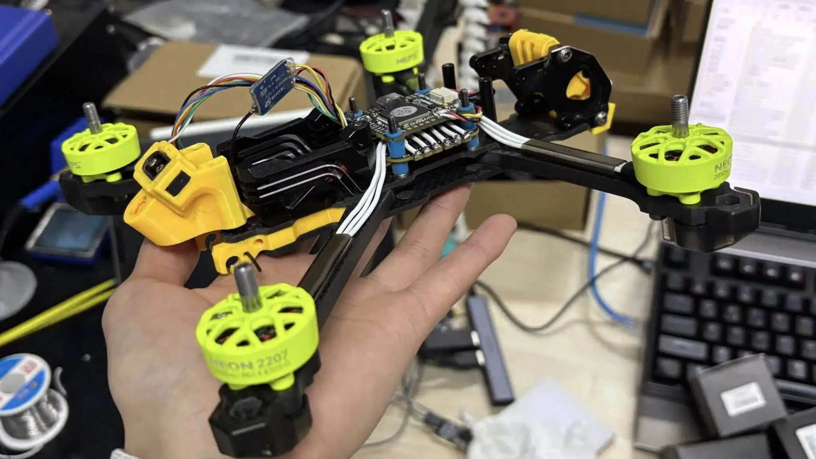 reduce fpv drone weight by choosing lighter components