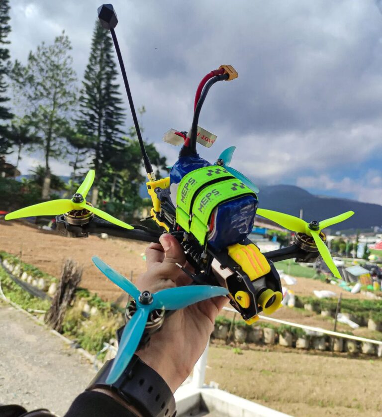 MEPS_SZ2207_FPV_Build_Showcase.jpg