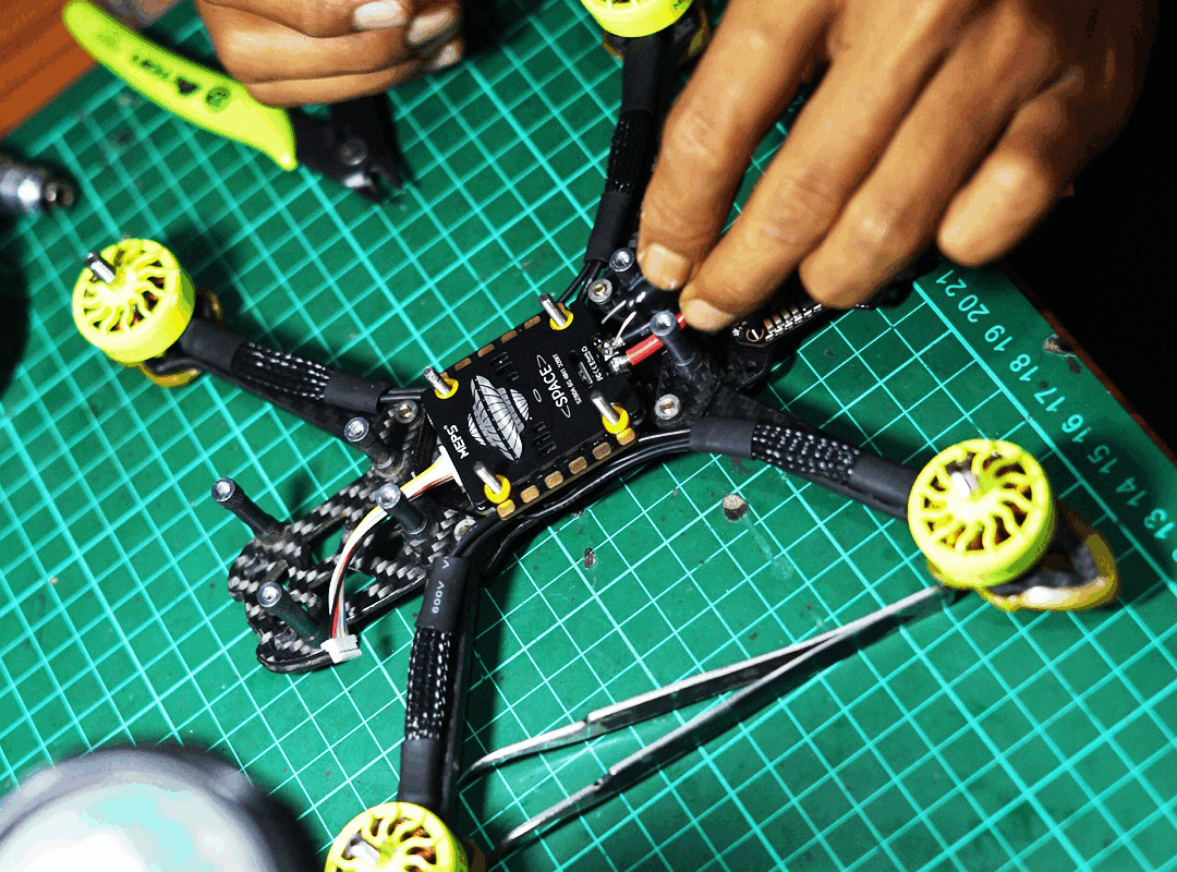 meps-sz60a-esc-4in1-mounting-step