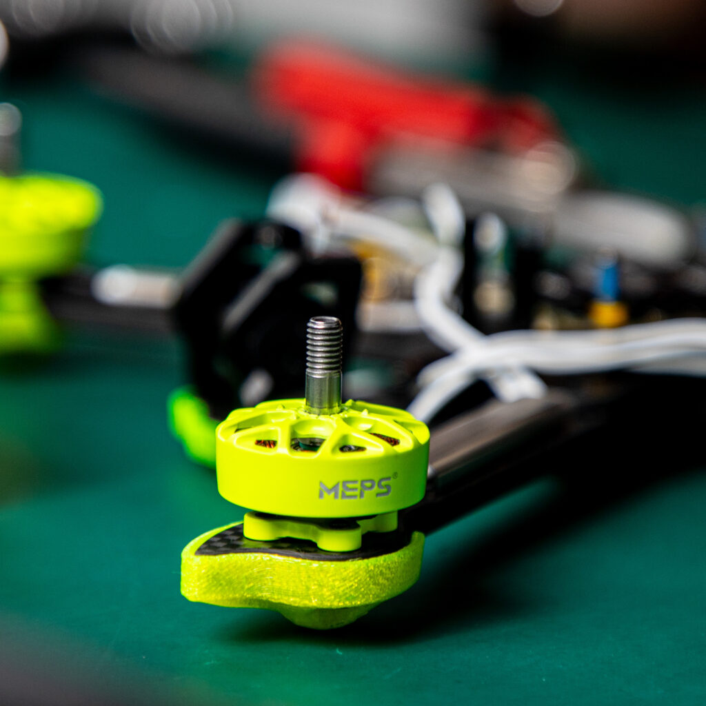 neon-motor-throttle-action-meps