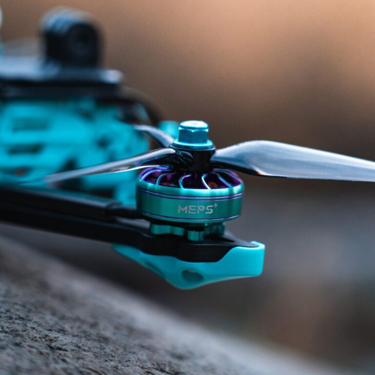 sz2306-motor-closeup